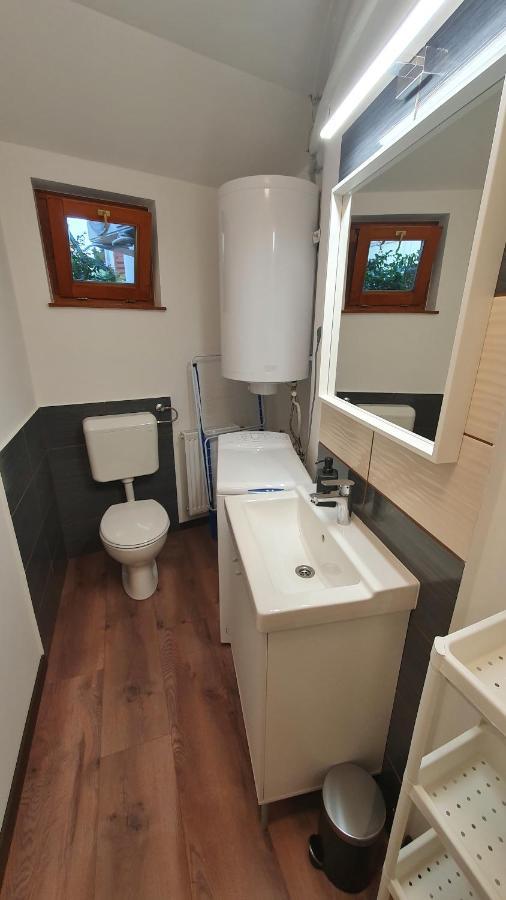 Danubia Apartman Естерґом Екстер'єр фото
